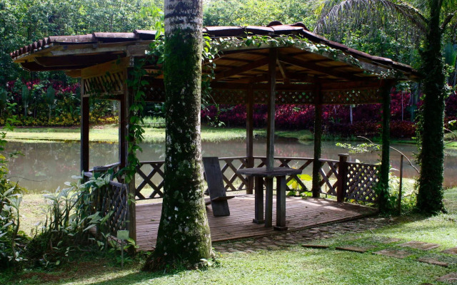 Macaw Lodge