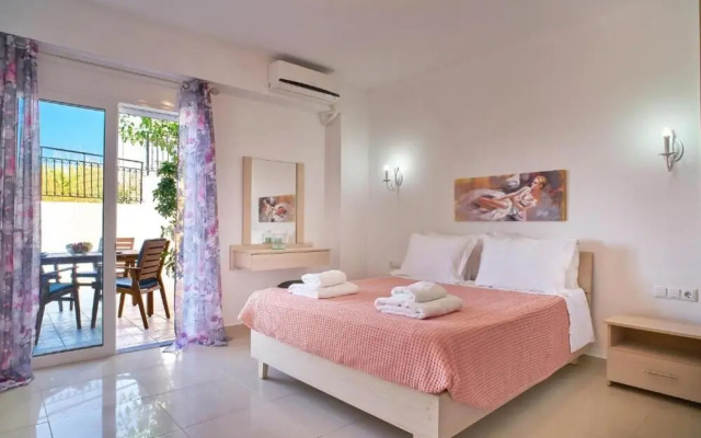 Best Family Friendly Villa Near Lake Kournas