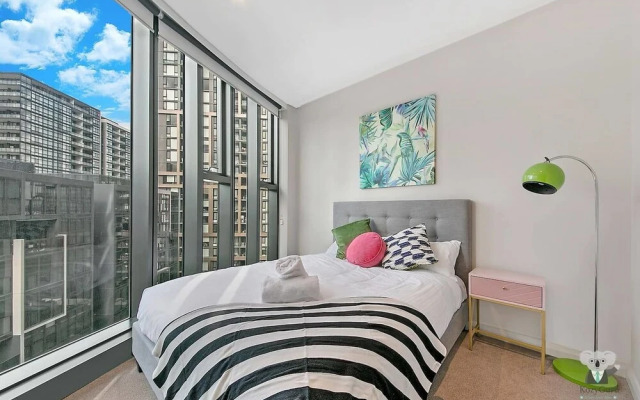 Min to Olympic Park Family 3 BED Luxury APT Nwp002