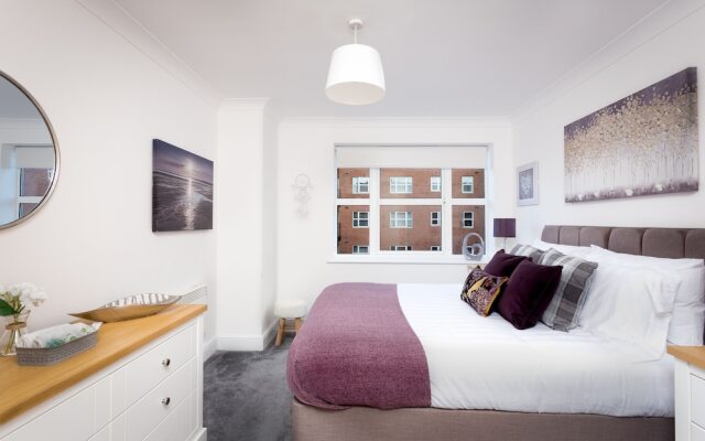 Absolute Stays At The Qube - Families Contractors, Free Wifi