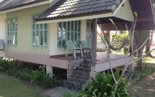 Holiday Beach Resort