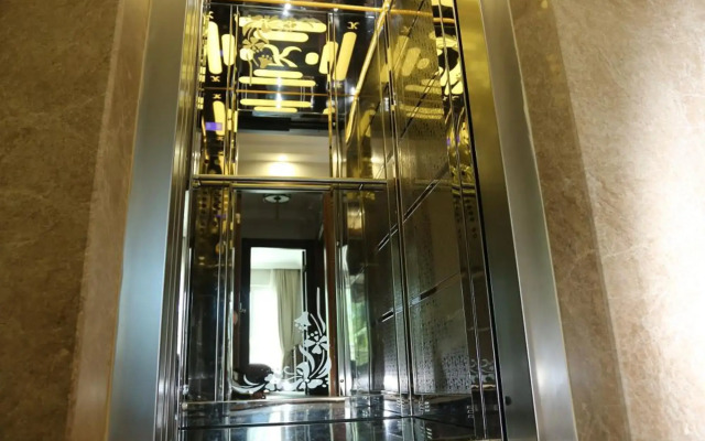 K Suites Hotel
