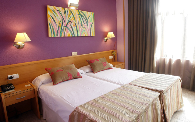 El Aguila Hotel - Image 6