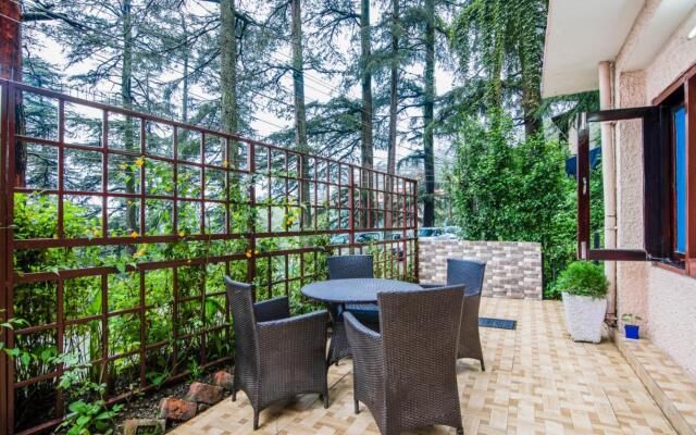 Itsy Hotels Avantika With Forest View