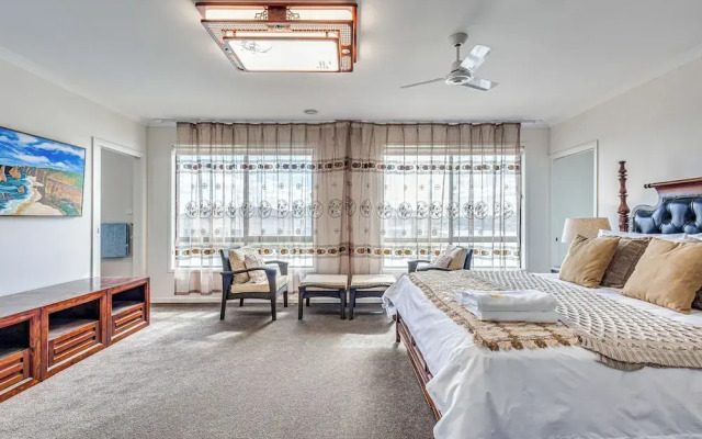 StayAU 5BR Lakefront Escape Point Cook