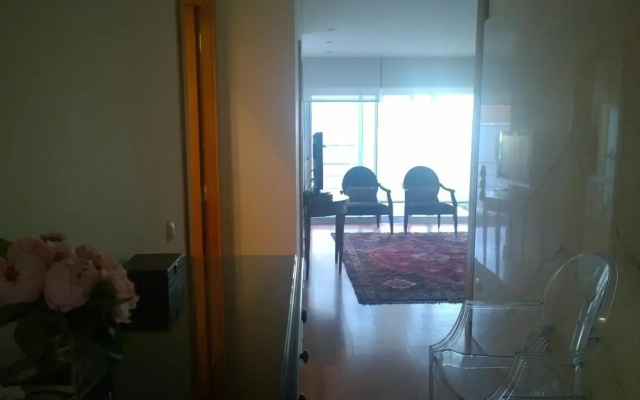Marginal Luminous Beach Apartment