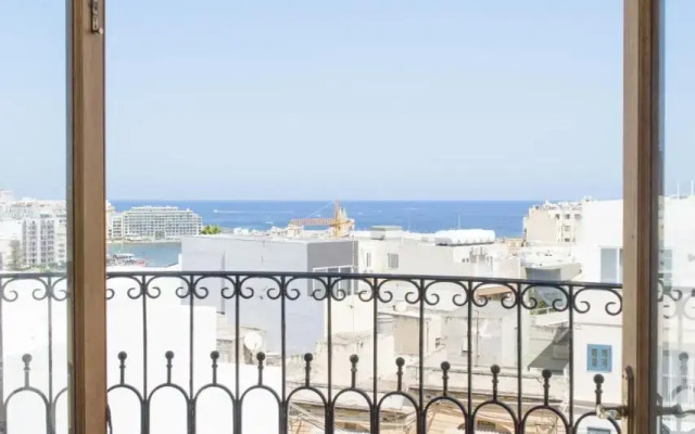 Stunning 4 Bedroom Apart. Near Balluta Bay