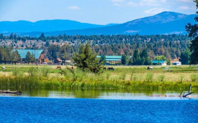 Long Hollow Guest Ranch