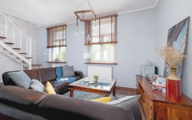 Asnyka Apartment Cracow by Renters
