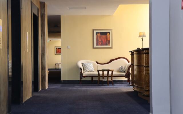 The Clan Suites