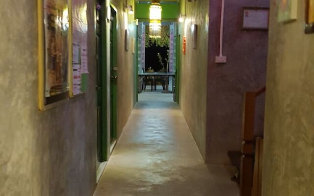 Tonkong Guesthouse & Restaurant