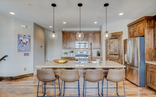 Noah s Retreat by Boutiq