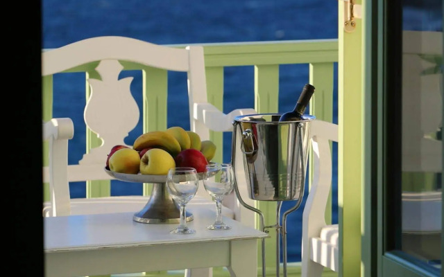 Villa Isabella Studios & Suites