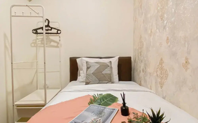 Earthtone 2Br At Meikarta Apartment