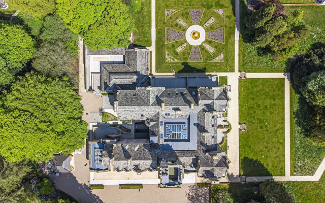 The Violet Suite Stone Cross Mansion