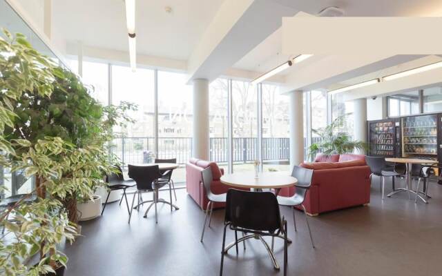 Davies Court - Hostel