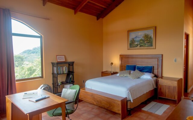 "Modern 2br Casa Calmarse W Mountain View"
