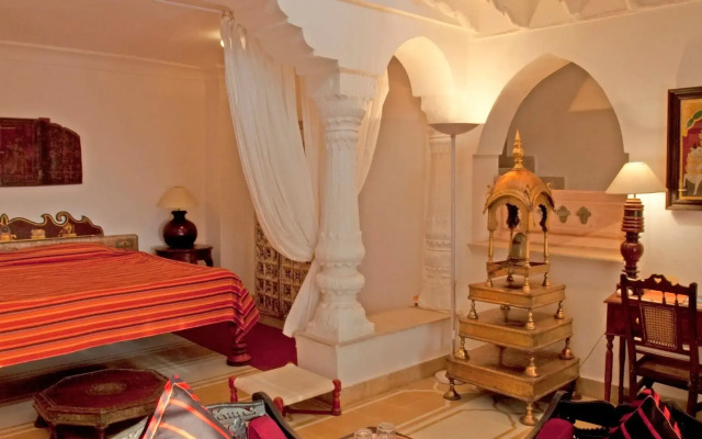 Neemrana Fort-Palace