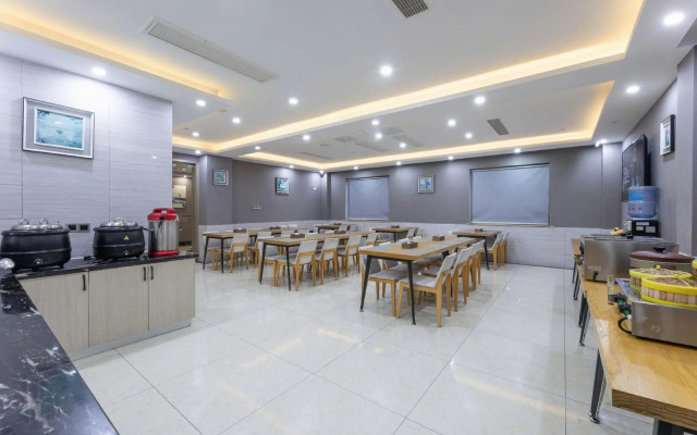 GYA Hotel (Tongxiang Century Avenue)