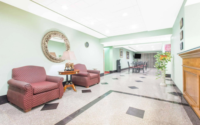 Super 8 By Wyndham Spartanburg/I-26 Exit 22