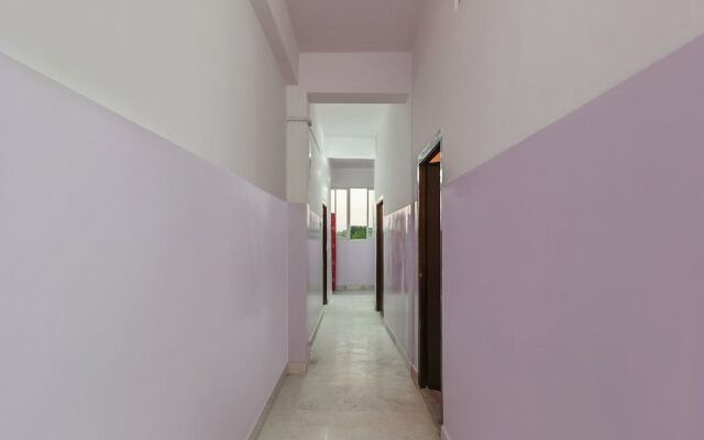 OYO 22085 Raj Banjara White House