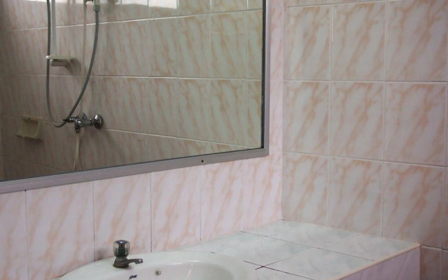 Little Home Guesthouse