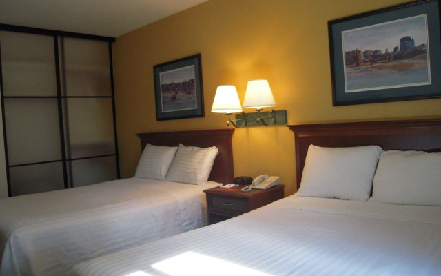 Voyager Resort Inn