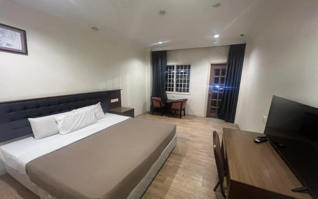 Iris House Hotel