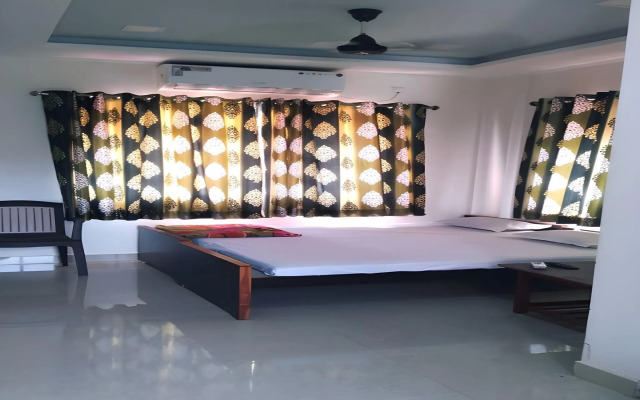 Shri Atithi Executive