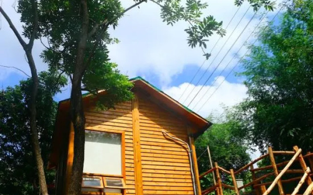 Haizhibian Apartment