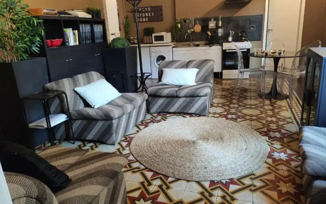 Via Verdi 5, Gli Affreschi