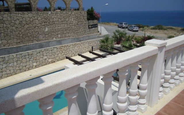 Villa Morlais by Amy Villas