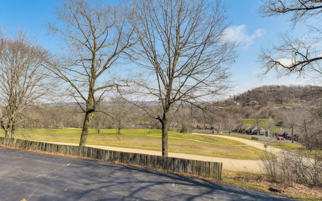 Galena Townhome w/ Deck & Golf Course View!