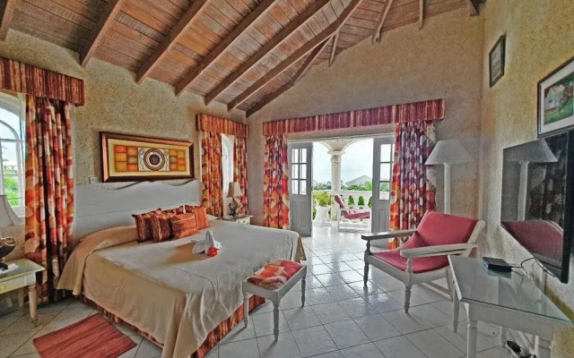 Sea Symphony Barbados - 6 B R Beachfront Villa w Staff