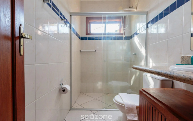 Linda Casa com piscina e churrasqueira URA0015
