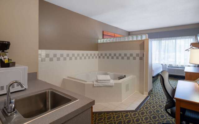 Days Inn & Suites by Wyndham Madison