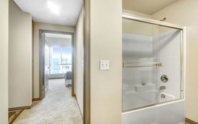 Global Luxury Suites at Marina Del Rey