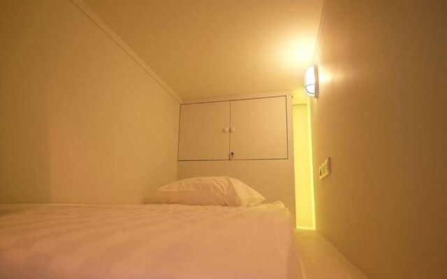 Ratana Boutique Hostel