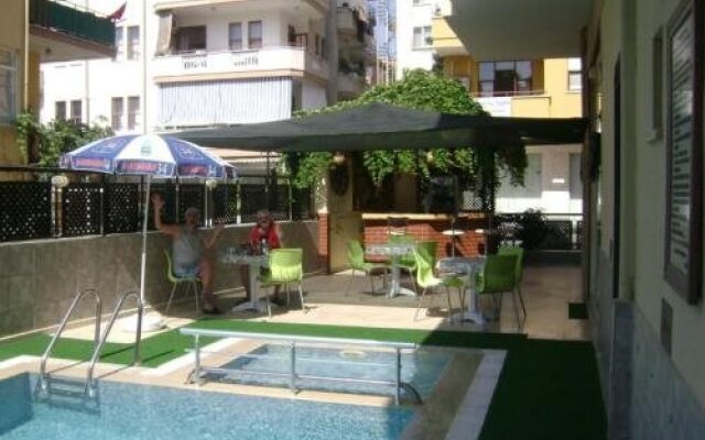 Ak Otel