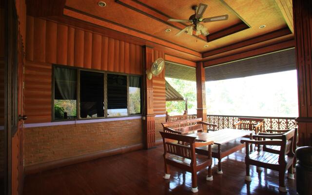 Banphu Montalang Resort