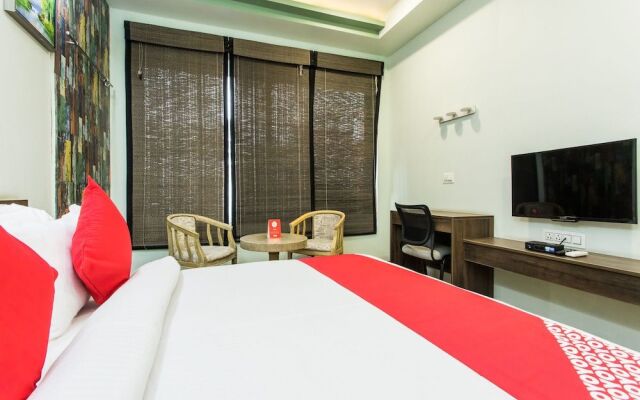 Vaccinated Staff- Capital O 15445 Hotel Sheekhar Inn