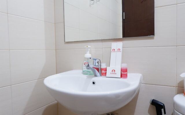 Close to Pool Studio Apartment Sky Terrace at Daan Mogot Baru