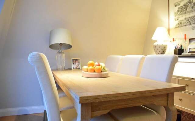 Stylish 1 Bedroom Penthouse Near Notting Hill