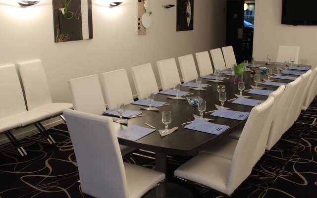 Hôtel Kyriad Saint Quentin en Yvelines - Montigny