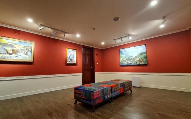 Cat Cat Galerie d'Art