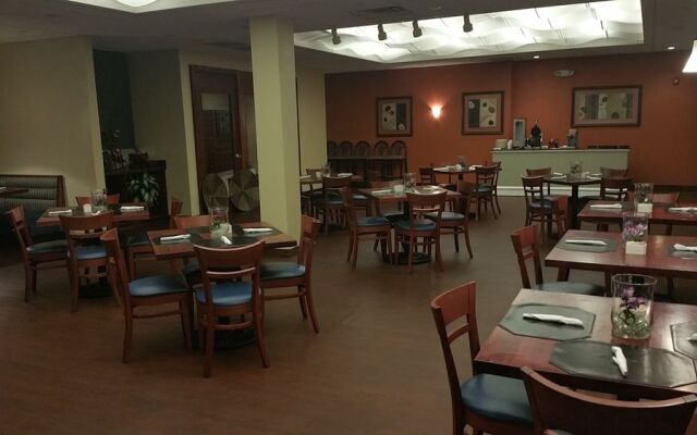 Ramada Williamsburg East Busch Gardens Area