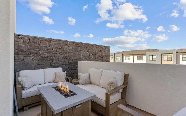 Sand Cove Retreat 5 Bedroom Townhouse