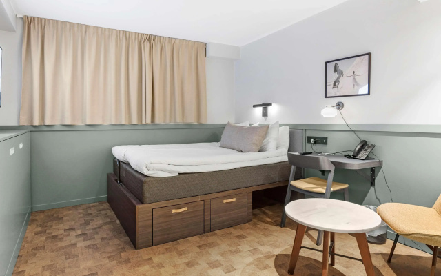 Best Western Hotel at 108