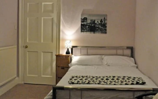 2 bed flat in heart of Festival