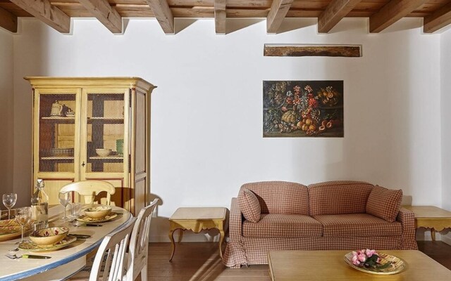 JOIVY Charming Apt Centre of Como